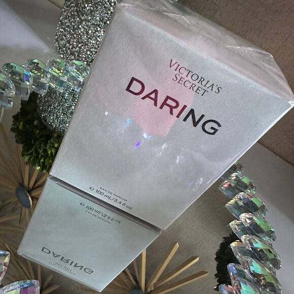 VICTORIA'S SECRET DARING Eau de Parfum - Bold & Seductive New
Arrival - Picture 7 of 17